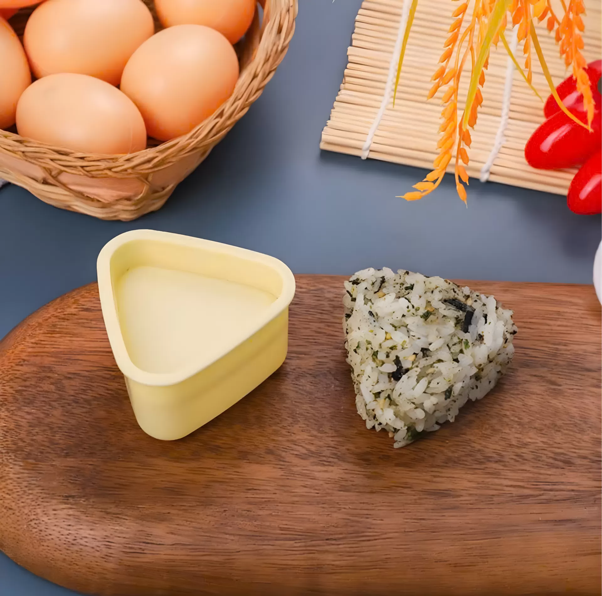 Khuôn tạo hình cơm nắm